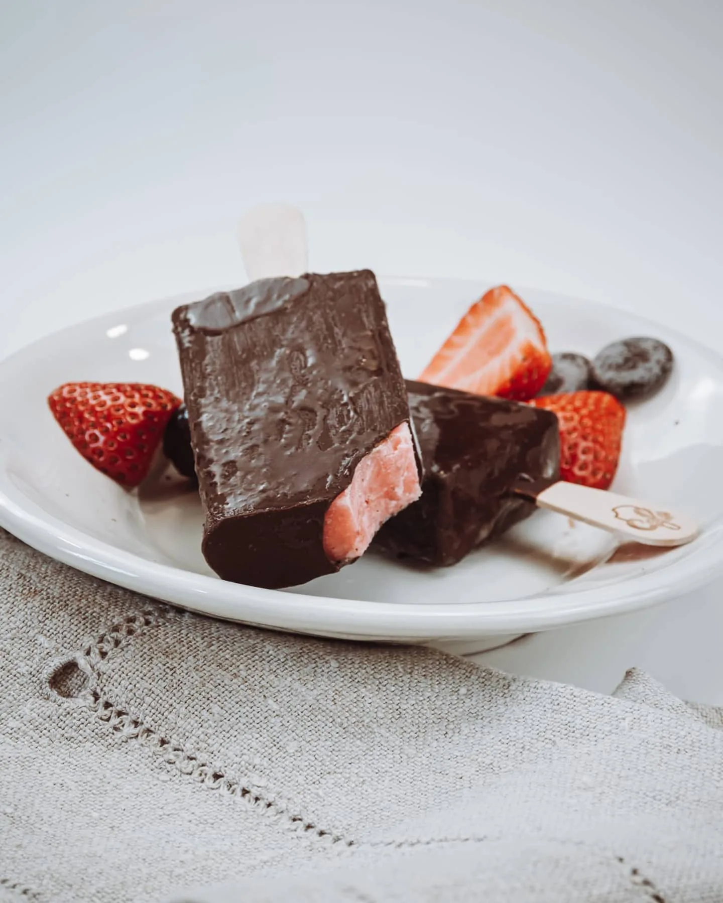 Colé Morango Coberto com Chocolate